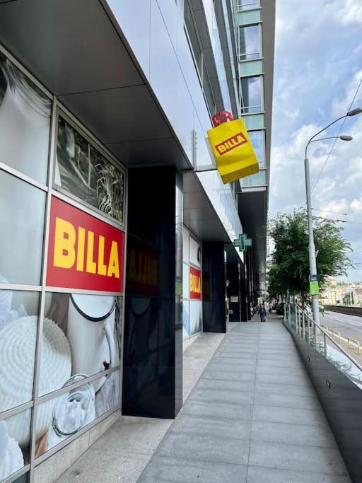 1St May Plaza ブラチスラヴァ エクステリア 写真