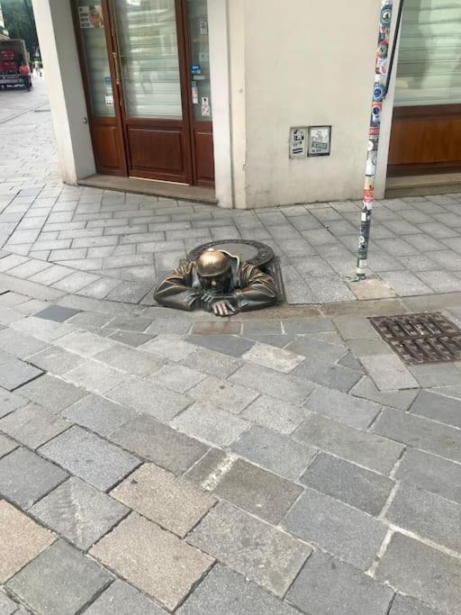 1St May Plaza ブラチスラヴァ エクステリア 写真